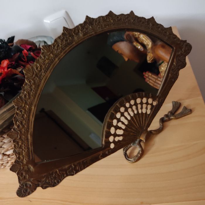 Vintage Table Mirror64751138360322122