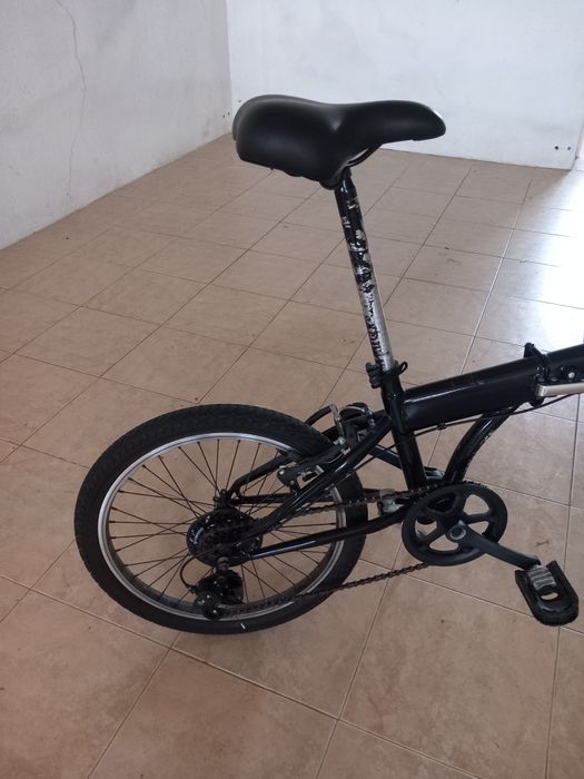 Bicicleta dobrável com pouco uso