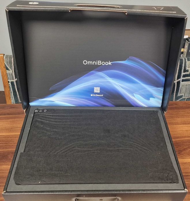 LAPTOP HP OmniBook 7, 17,3 cala z dowozem