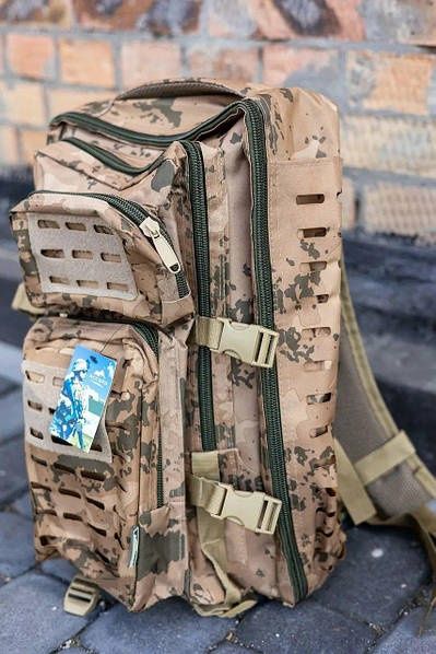 рюкзак ACOORD темно-бежевого кольору

Рюкзак Accord має 2 ве