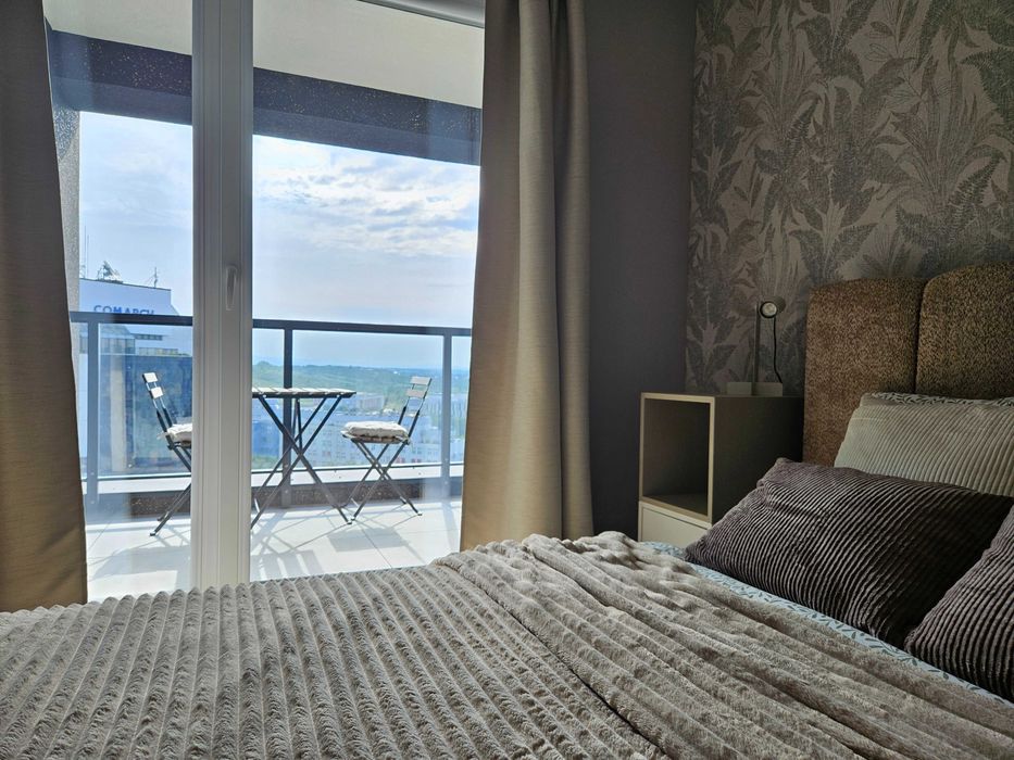 Apartament premium dla firm - wynajem dlugoterminowy w Sky Trust