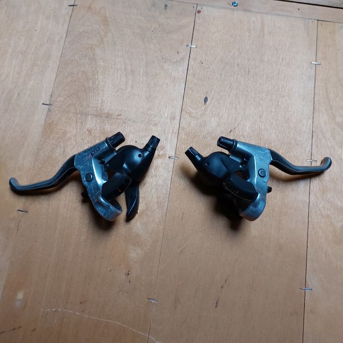 Klamkomanetki Shimano STX RC ST-MC33 3x7