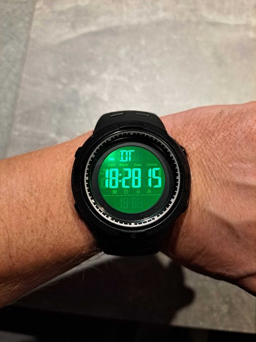 Zegarek męski sportowy czarny elektroniczny data stoper