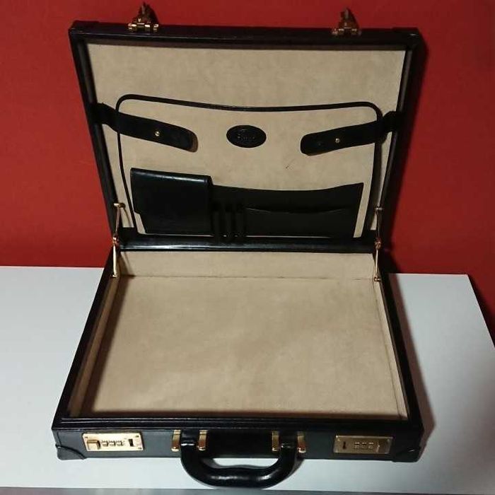 Mala Executiva, clássica, vintage, em couro duro