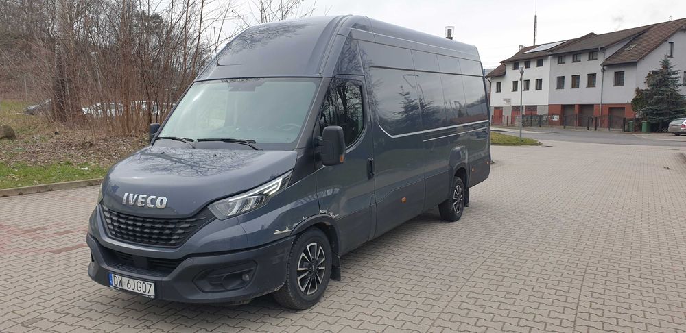 Wynajem busów Dostawczych i Lawet