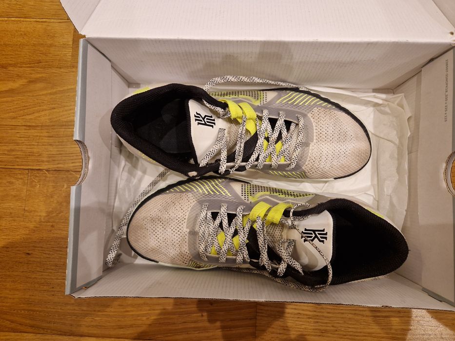 Tenis Adidas Kyrie Irving Flytrap V