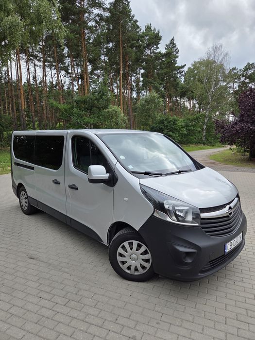 Wynajem busa 9-osobowego, typu LONG
