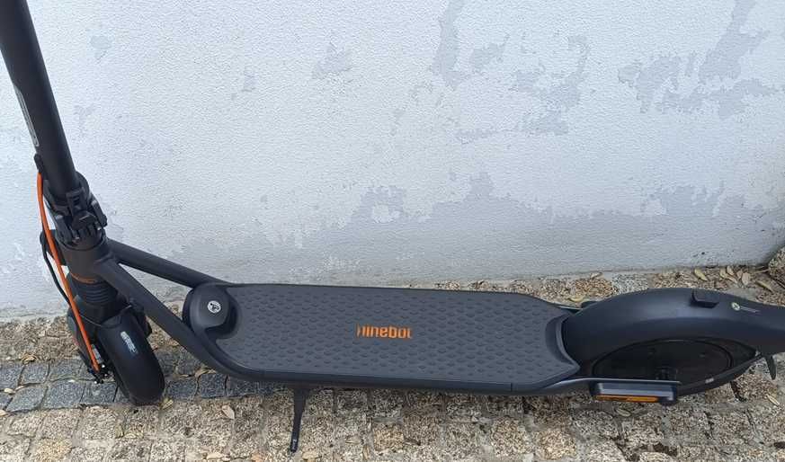 Trotinete Segway-Ninebot KickScooter F2 Pro E