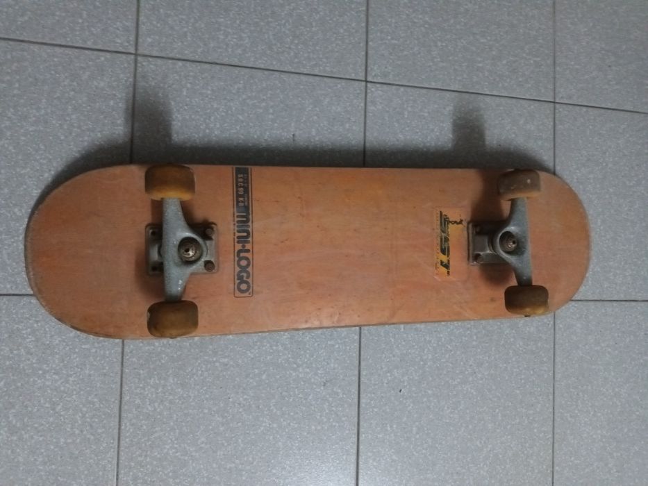 Skate mini-logo em bom estado