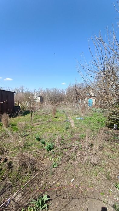 Продам дачу з будинком, гаражем і скважиною