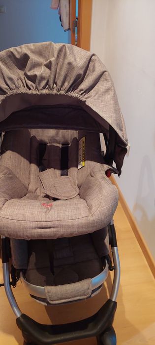 Carinho de bébé pierre cardim duo plus com 2 anos de uso
