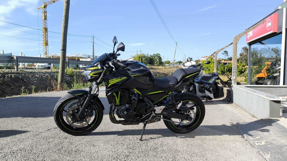 Kawasaki Z650,2020, impecável