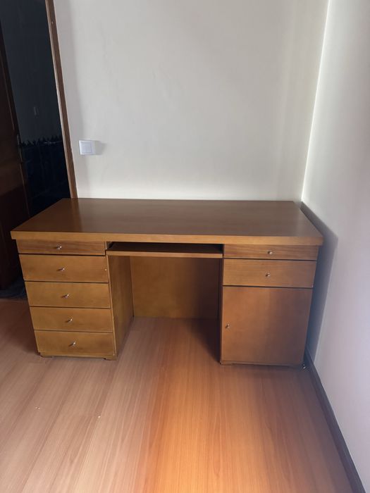 Secretaria em madeira
