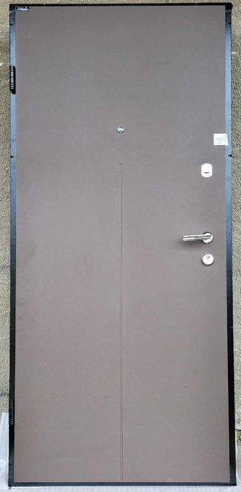 Броньовані двері «Портала Україна», серія Модерн – модель "Лайн 3"