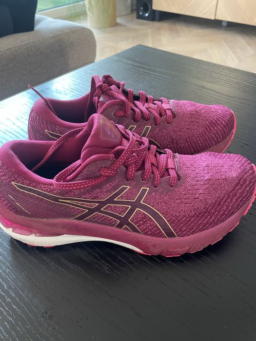 Asics  BUTY DO BIEGANIA ASICS GT-2000 10 # 40