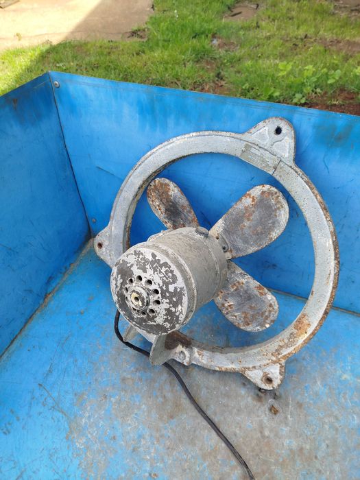 stary wentylator  zeliwny   z PRL    lala -60