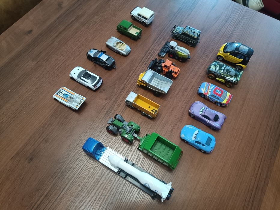 Продам машинки іграшкові фірмові