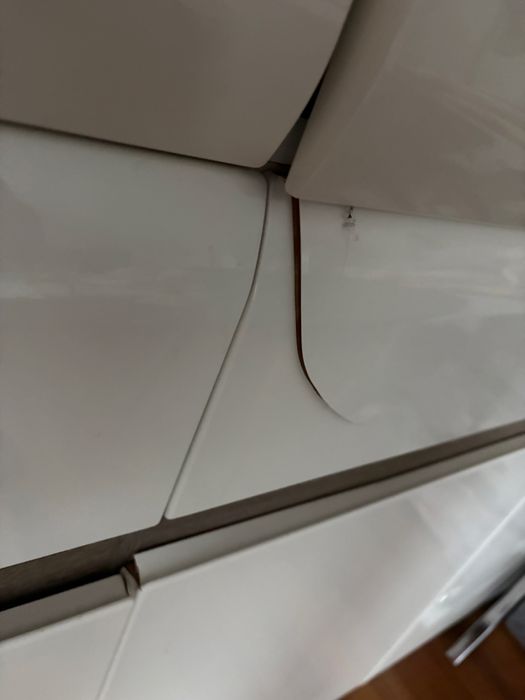 Dwie Komody z delikatnymi uszkodzeniami