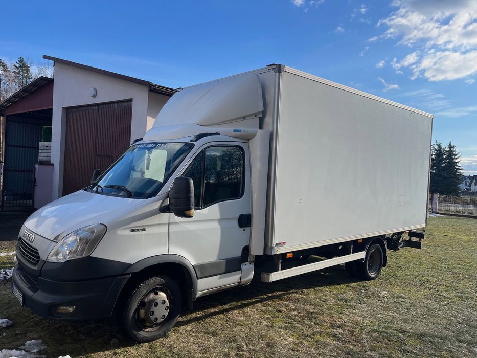 Iveco 50C15  IVECO DAILY 50C15 / IZOTERMA 4.6 m / Winda DHOLLANDIA / 1 Właściciel