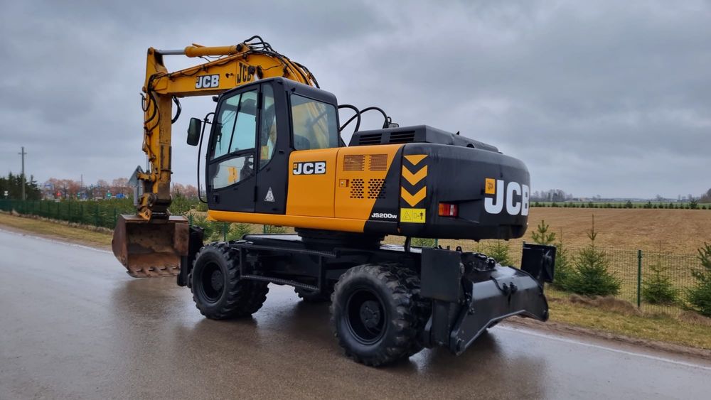 В НАЛИЧИИ ! колесный экскаватор JCB JS 200 W