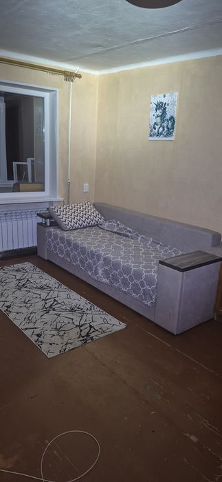 Продам 1 кімнатну квартиру на проспекті Перемоги  в гарному стані