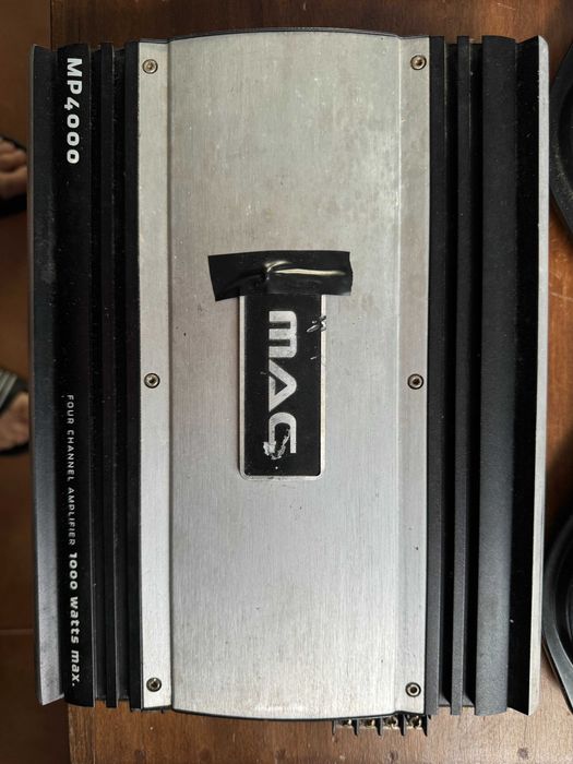 Sistema de som para carro (colunas e amplificador)