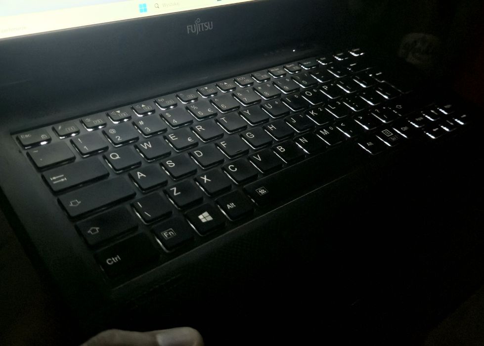 Laptop intel i5-8250U | 12 GB DDR4 | dysk SSD M2 256GB