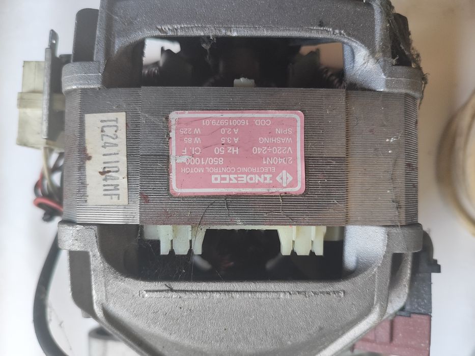 Запчастини до пральної машини Ariston AVL 100R