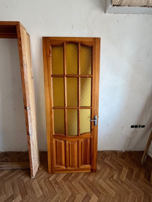 Продаю меж комнатный двери