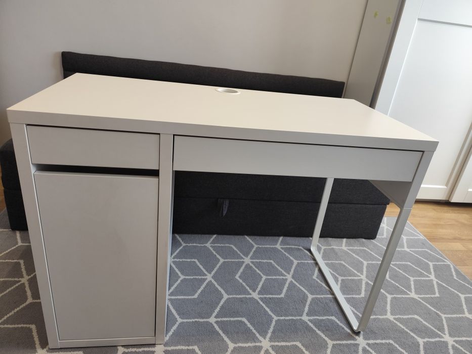 biurko białe Ikea Micke