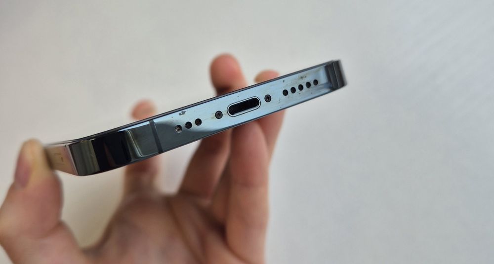 Телефон IPhone 12 Pro
