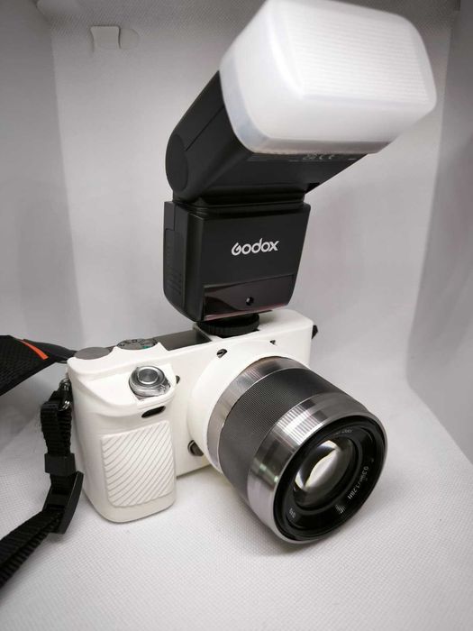 Sony Alpha 6000 Prateada + 3 Lentes + Flash Godox +Acess–Kit Completo