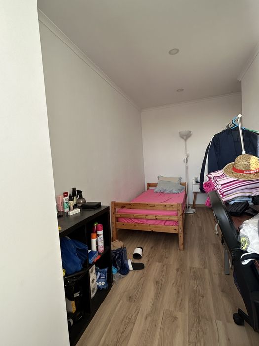 quarto de estudante porto a 30 segundos da UFP