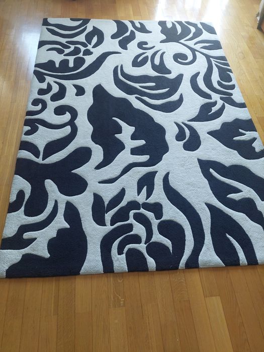 Tapete preto e branco