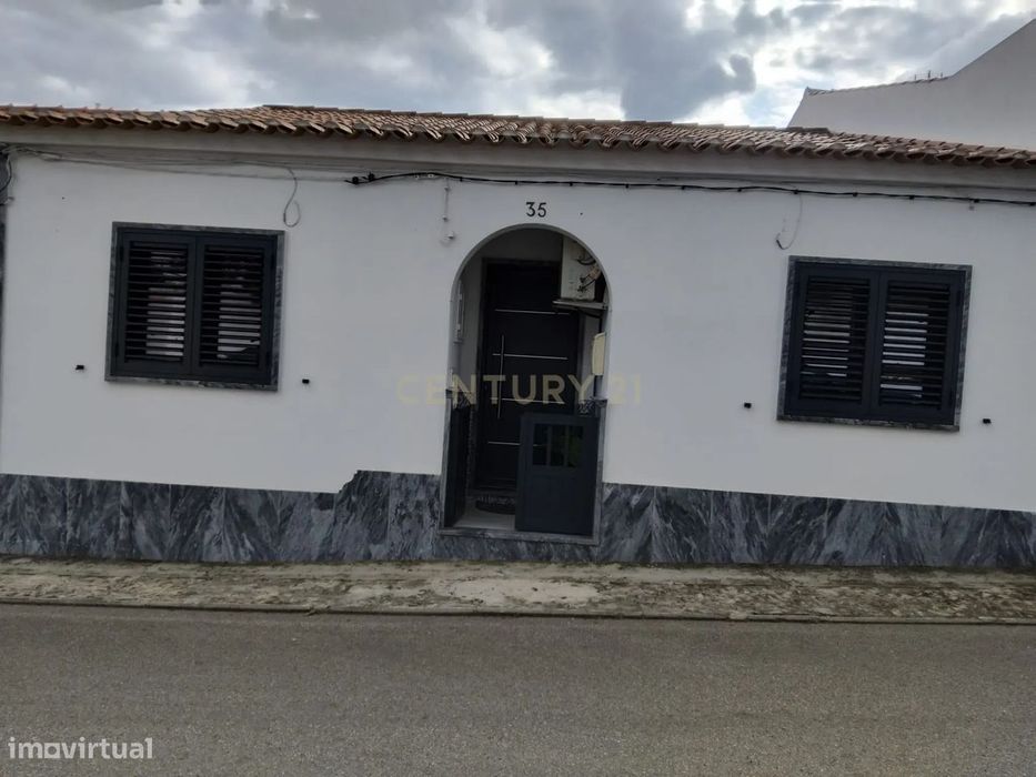 Moradia T3 Beringel Com Quintal, Terraço E Garagem