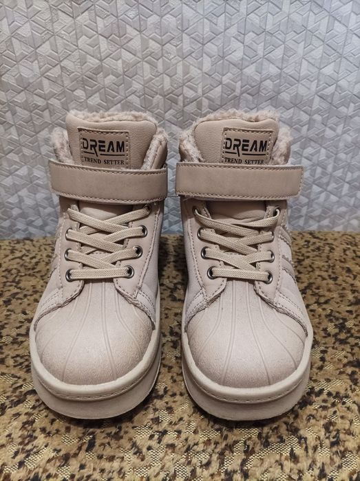 Продам зимові сапожки для дівчинки