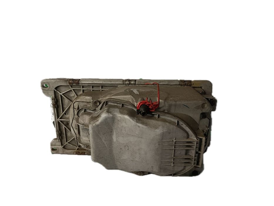 Ótica / farol direita MERCEDES-BENZ Três volumes (W123)