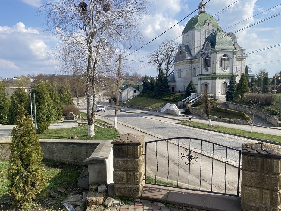 Продається бізнес в центрі міста Зборів