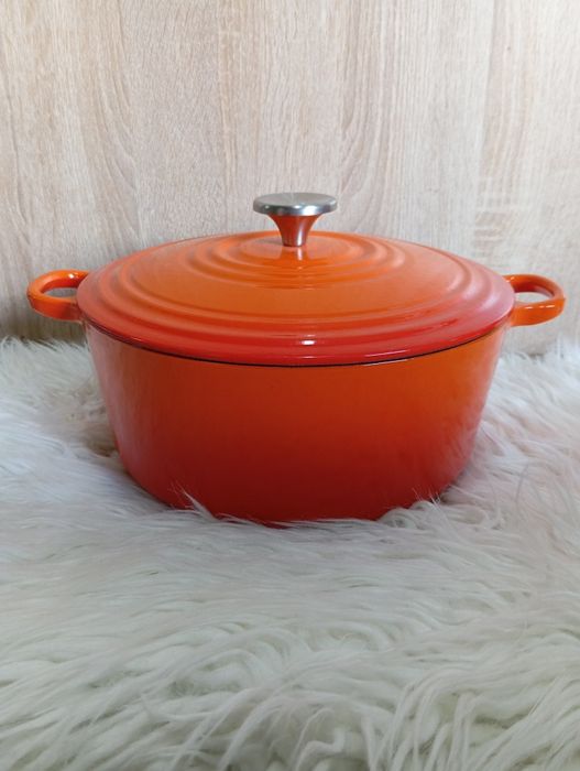 Żeliwny garnek średnica 26cm.