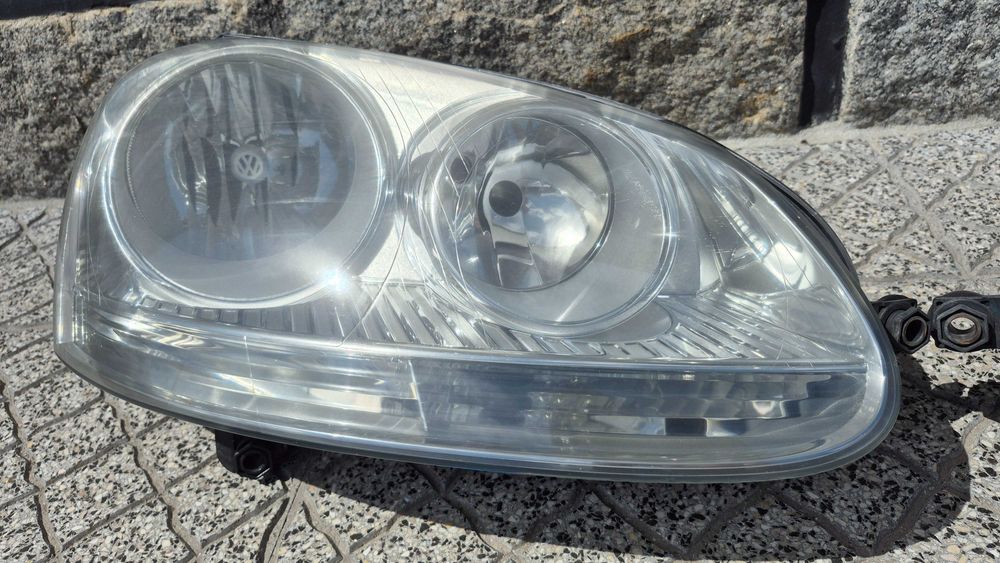 VW GOLF V / JETTA - Óticas / Faróis Originais em EXCELENTE ESTADO