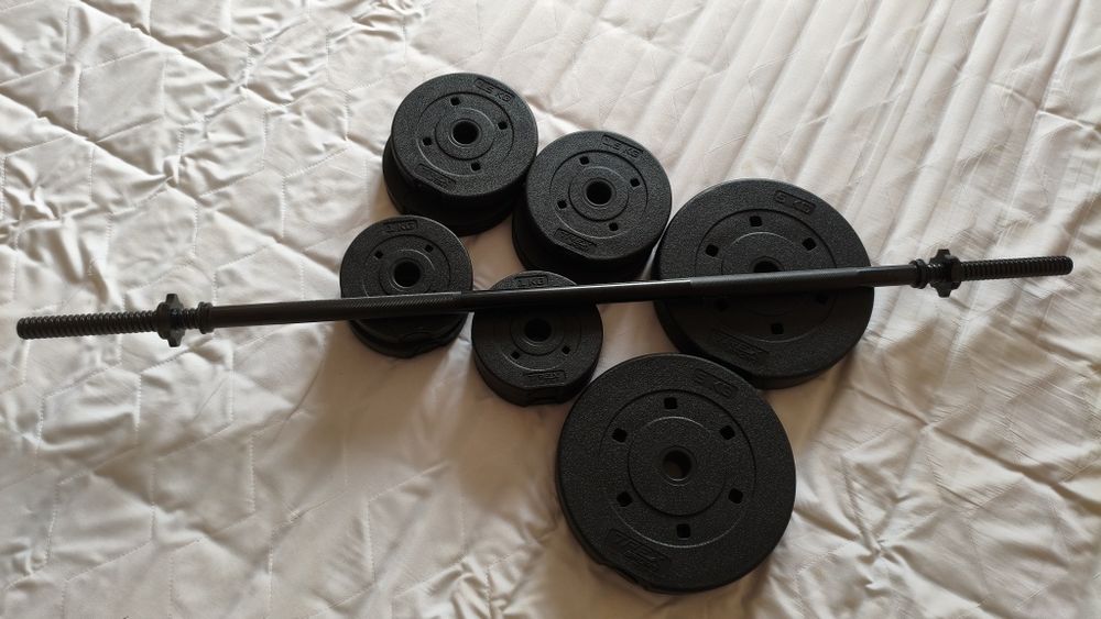 Ciężarki bitumiczne , hantle, gryf