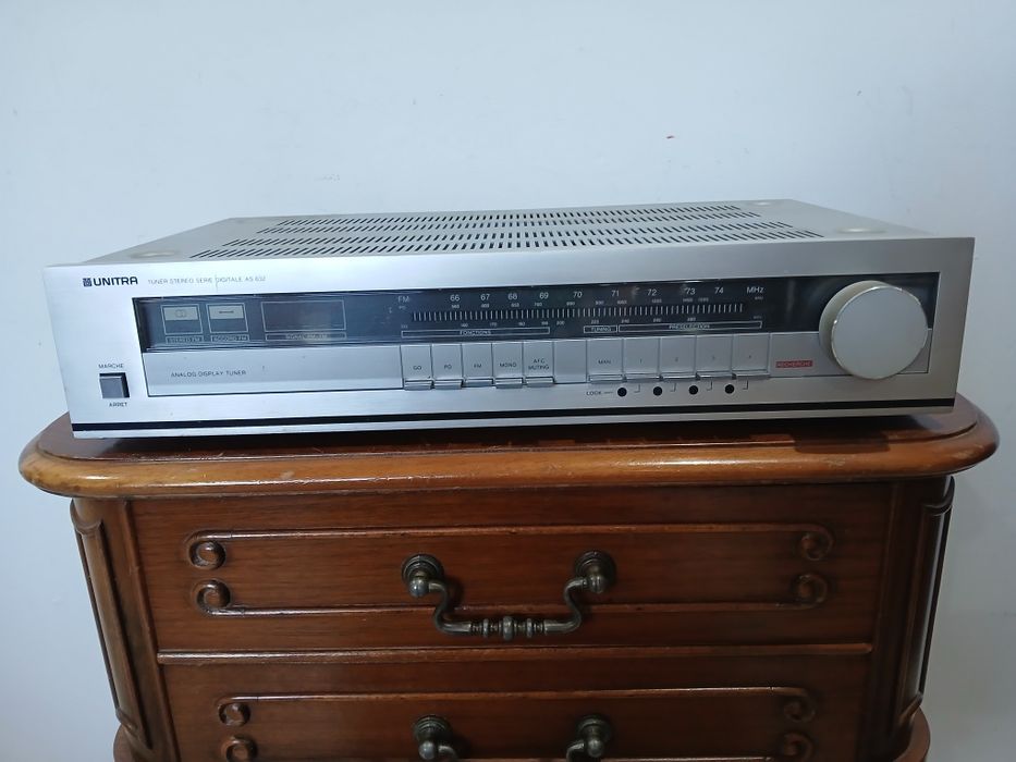 Tuner radiowy UNITRA AS 632 SREBRNY.