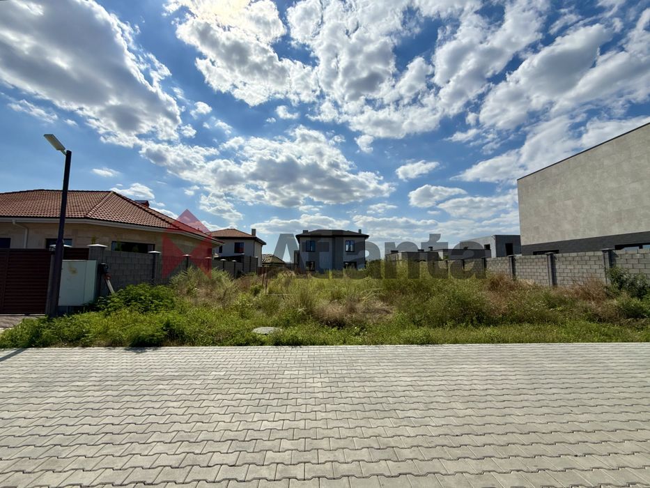 Участок  5 соток с фундаментом в закрытом жилом массиве Дайберг