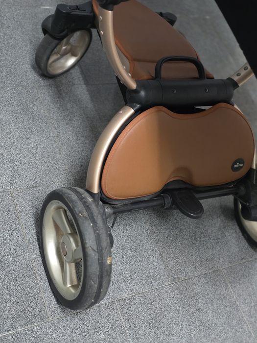 Carrinho Mima, com alcofa, baby coque e cadeira de passeio
