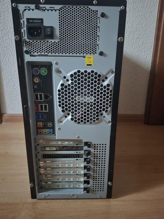 Komputer Stacjonarny Cooler Master, 16GB RAM, Grafika Radeon HD 7900, SSD