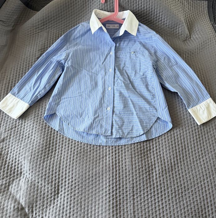 Блуза з рюшами Zara (134 розмір)340 грн за шт