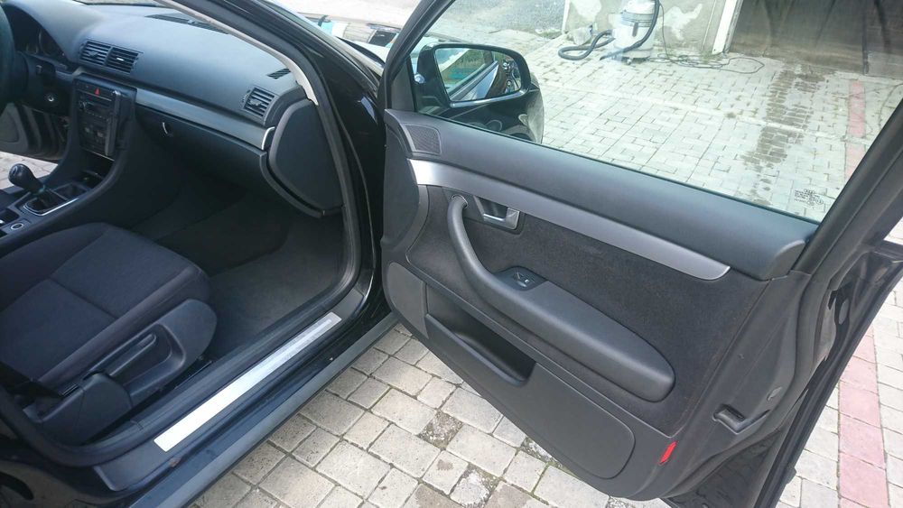 Автомобіль Audi A4