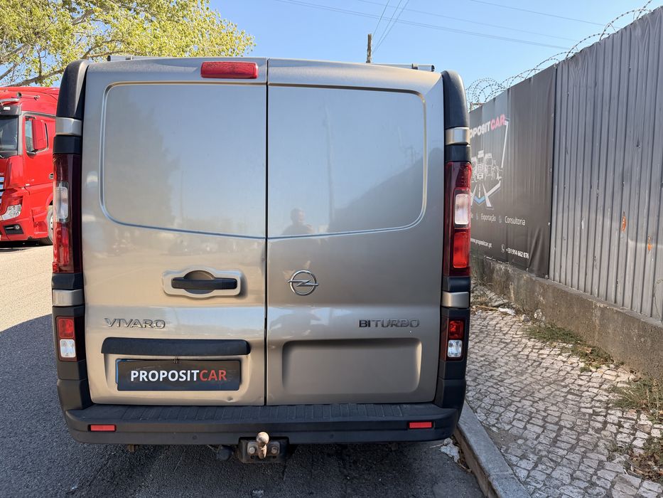 OPEL VIVARO 1.6 Cdti Bi-Turbo 2019 Com Apenas 150.000km Excelente ###OPORTUNIDADE###