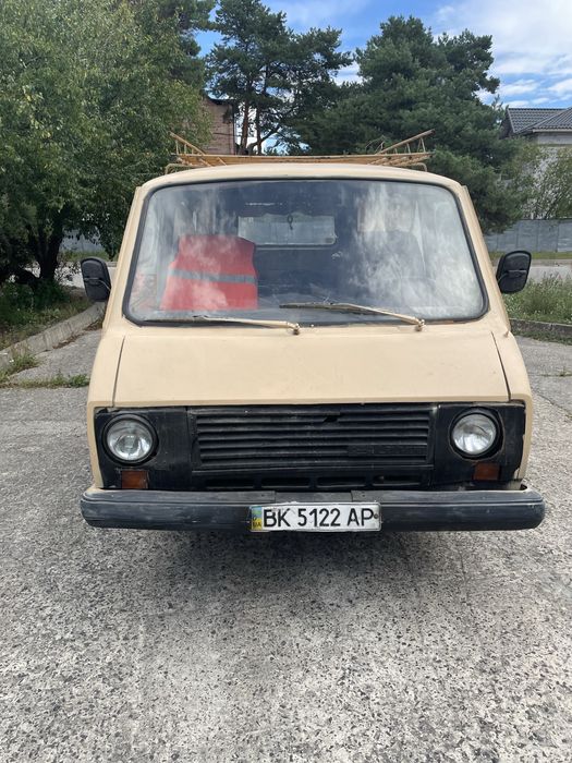 Автомобіль РАФ 2203