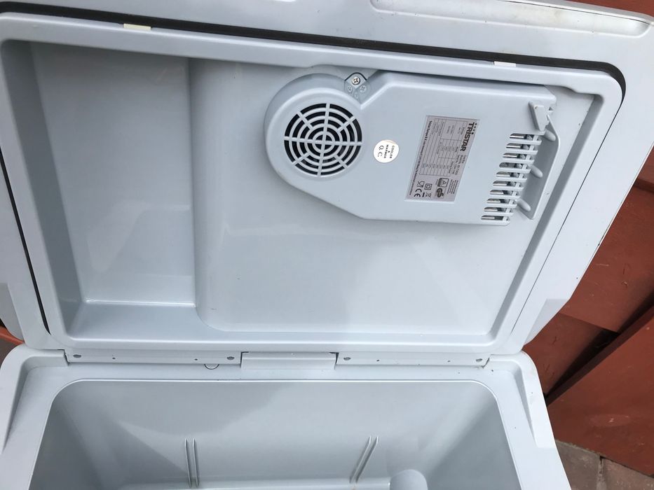 Lodówka turystyczna samochodowa